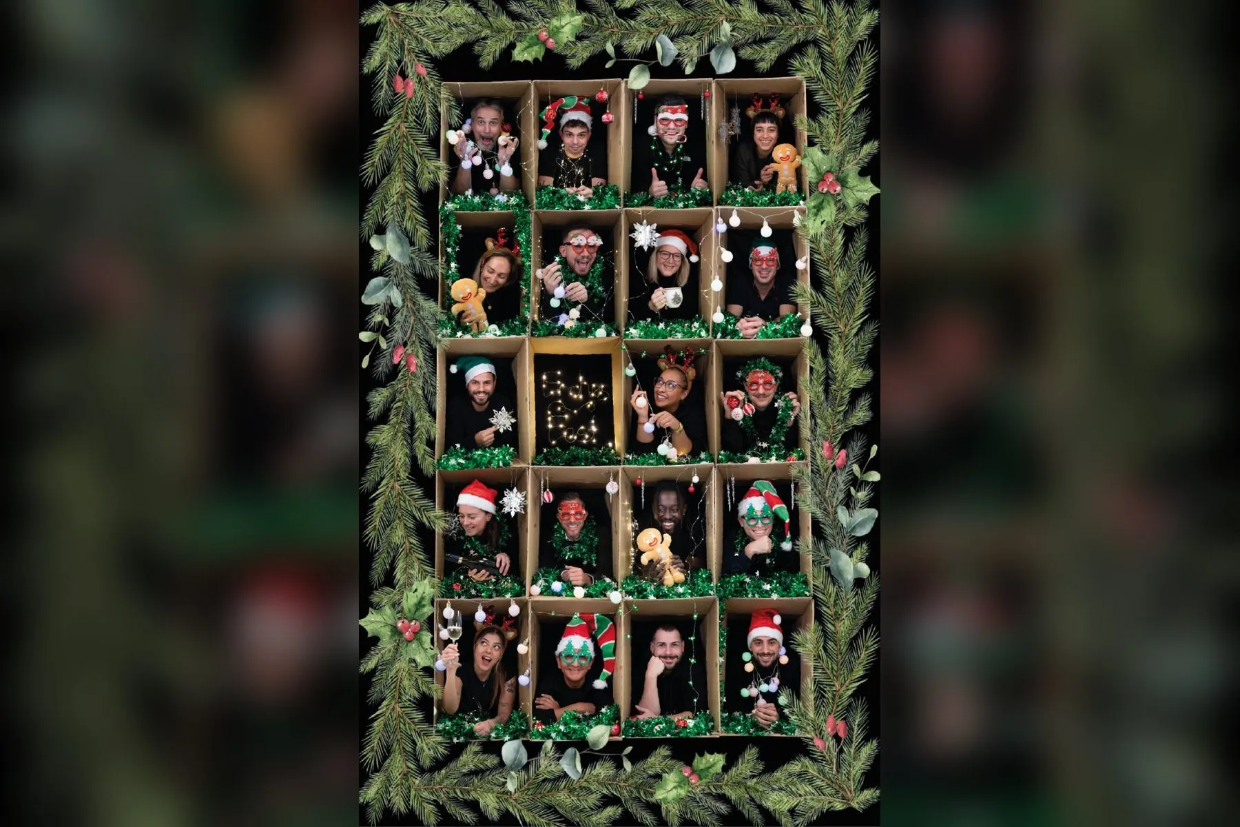 Das PlotJet-Team in den Fächern eines Adventskalenders, mit Weihnachtsmützen und Christbaumkugeln