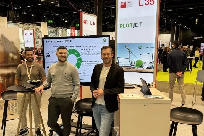 Das PlotJet-Team am Stand L35 im Innovation Lab der Swissbau 2026